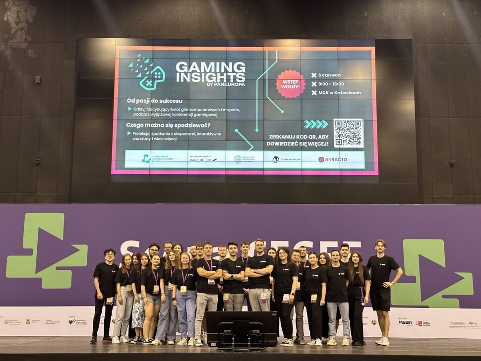 zdjęcie grupowe organizatorów