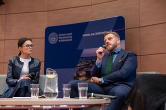 debate, - The many shades of belonging and commitment