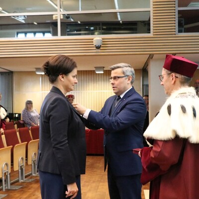 Odznaczenia państwowe i tytuły profesorów Odznaczenia państwowe i tytuły profesorów