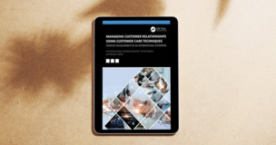 tablet wyświetlający okładkę książki