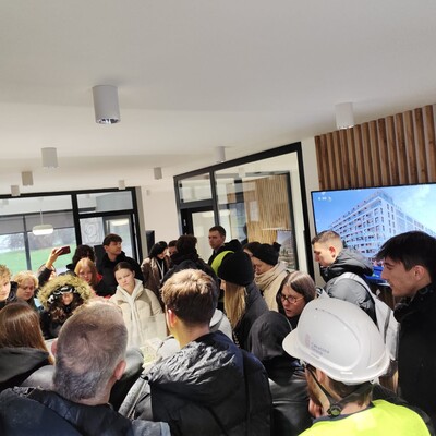 Zajęcia terenowe Apartamenty Belg - zdjęcie grupowe wewnątrz