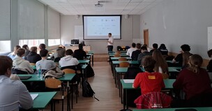 ekspert prowadzący zajęcia