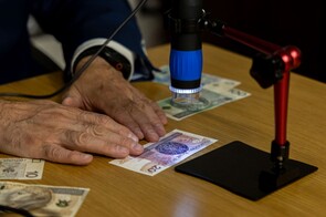 zdjęcie prezentujące wydarzenia podczas nocy naukowców