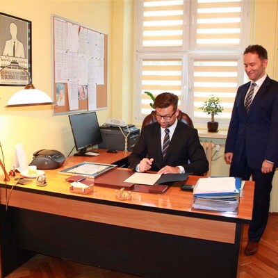 Podpisanie umowy z IV LO im. Staszica w Sosnowcu