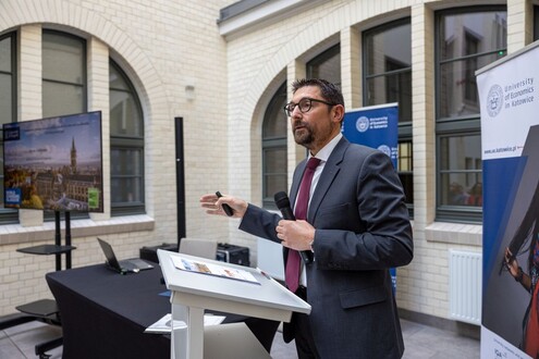 prof. Steffen Andersen