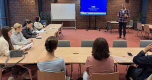 prelegent prowadzący warsztaty