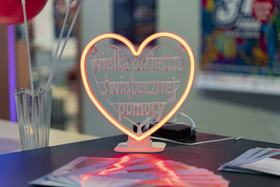 glass hearft with the logo of WOŚP