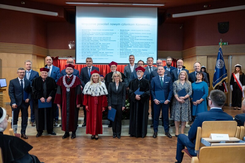 zdjęcie grupowe członków Konwentu