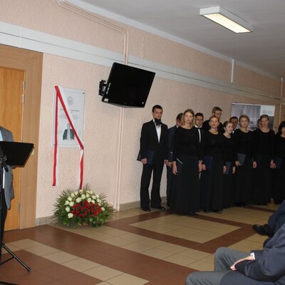 Uroczyste odsłonięcie tablicy poświęconej prof. Marianowi Sołtysikowi