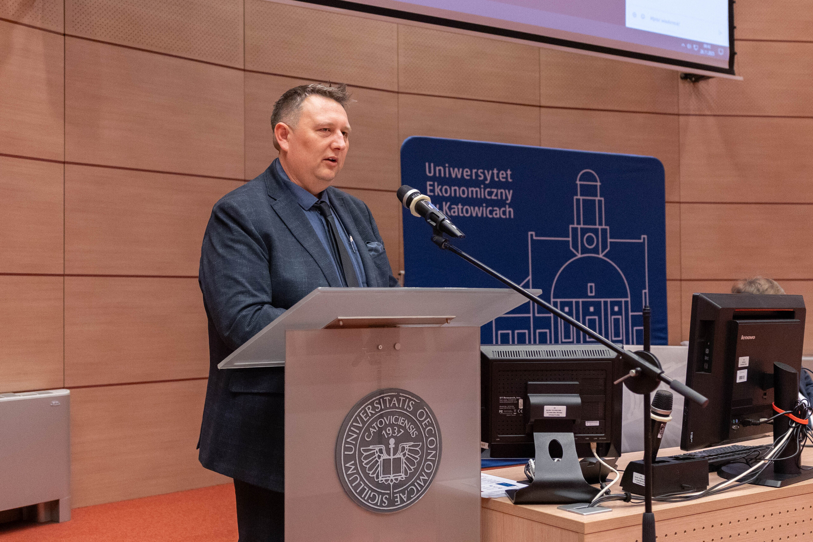 Bezpieczeństwo informacji w organizacji i jej zasobów 26 11 2025 1