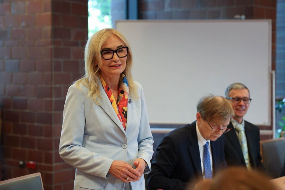 zdjęcie wykonane podczas wizyty oceniającej proces odnowienia wyróżnienia HR Excellence in Research (HRS4R)