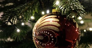 Zaproszenie na Spotkanie Opłatkowe 2021 - zdjęcie bombki