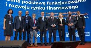 zdjęcie grupowe na którym jest prof. Celina Olszak