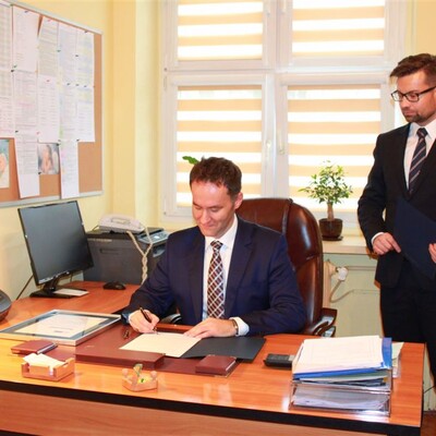 Podpisanie umowy z IV LO im. Staszica w Sosnowcu