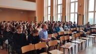 sala pełna uczniów