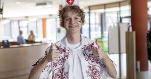 Smiling participant during the university’s autumn blood donation event.