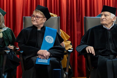 zdjęcie wykonane podczas nadania tytułu DHC