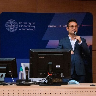 Wznawiamy "Wycieczki Uniwersyteckie"