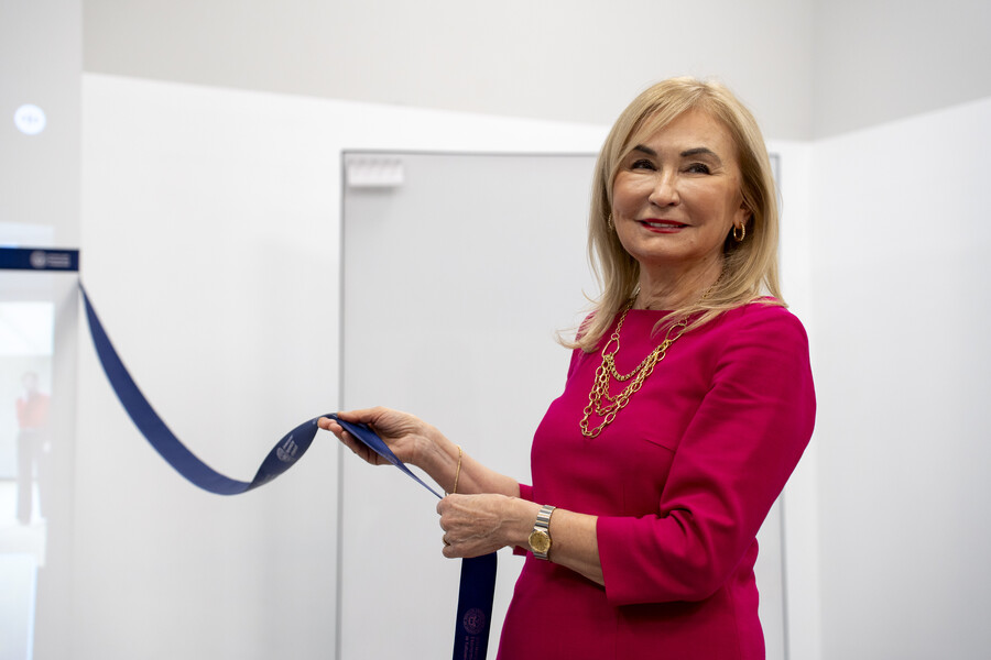 zdjęcie wykonane podczas odsłonięcia teleportera 