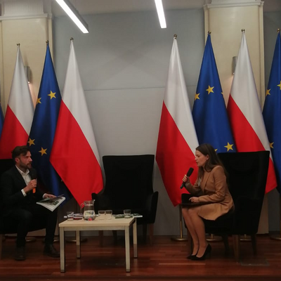 Obrazek przedstawia zdjęcie z konferencji