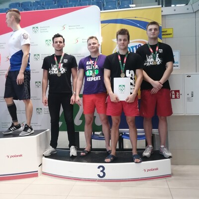 Pływacy UE Katowice zdobywają medale AMP