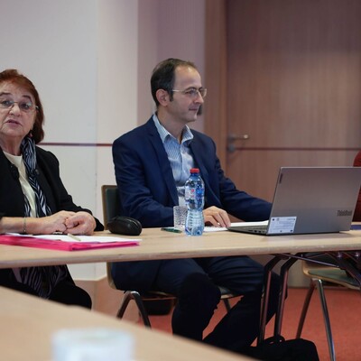 zdjęcie wykonane podczas wizyty oceniającej proces odnowienia wyróżnienia HR Excellence in Research (HRS4R)