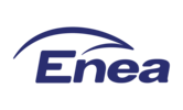 Logo firmy Enea przedstawiające granatowy napis Enea z charakterystycznym łukiem nad nazwą