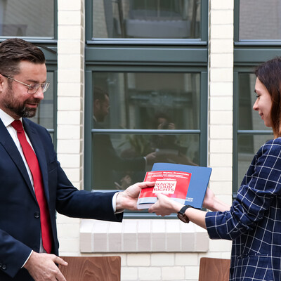 Wręczenie nagród w konkursie z okazji Światowego Dnia Praw Konsumenta [zdjęcie]