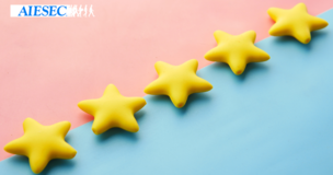 logo organizacji na tle pięciu gwiazdek