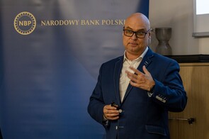 zdjęcie prezentujące wydarzenia podczas nocy naukowców