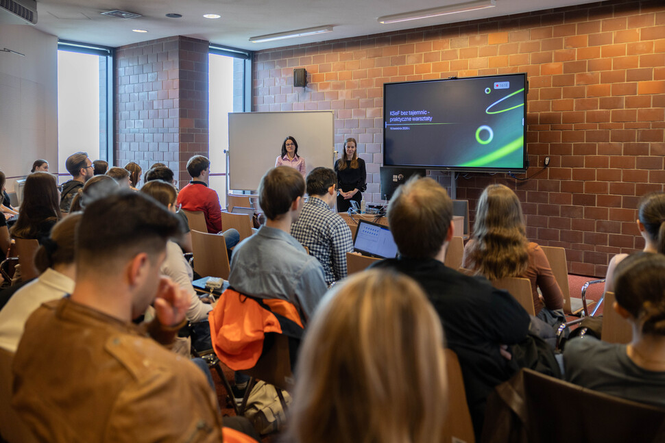 zdjęcie przedstawia szkolenie w ramach 51. Akademii Kariery