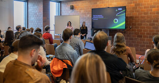 zdjęcie przedstawia szkolenie w ramach 51. Akademii Kariery