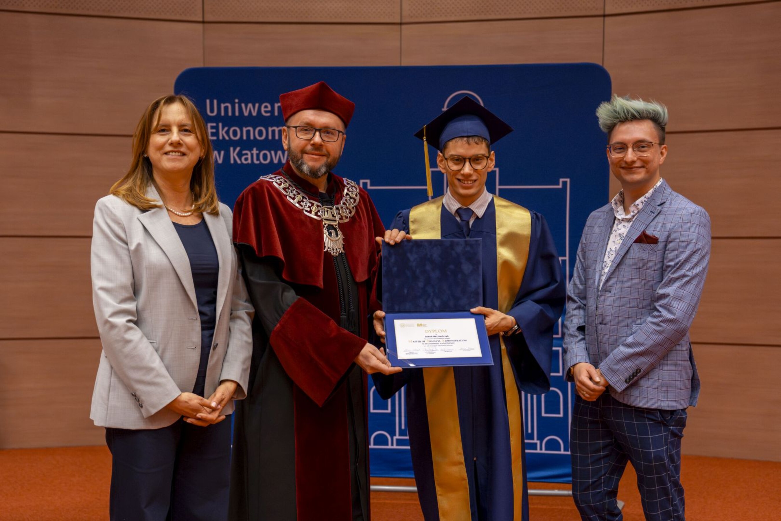 14-03-26 MBA-Graduacja 37