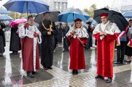JM Rektor z innymi rektorami czekająca na orszak