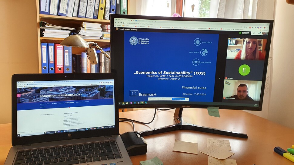Zdjęcia przedstawiają przebieg spotkania on-line.