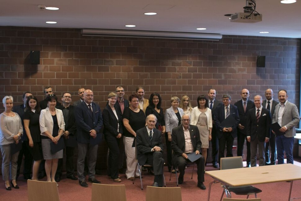 Wręczenie listów gratulacyjnych nauczycielom akademickim