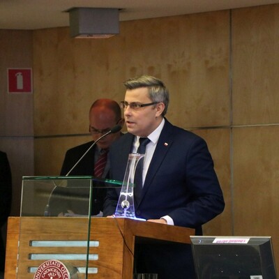 Odznaczenia państwowe i tytuły profesorów
