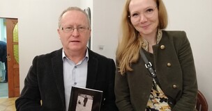 Dr Milena Gojny-Zbierowska z Karolem Maliszewskim członkiem Jury na gali rozdania nagród w IX Ogólnopolskim Konkursie Poetyckim im. Zygmunta Krukowskiego.