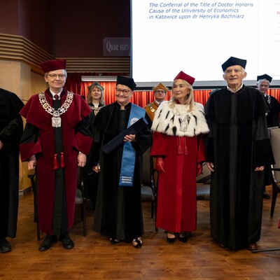 zdjęcie wykonane podczas nadania tytułu DHC