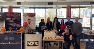 studenci NZS na stoisku w CNTI