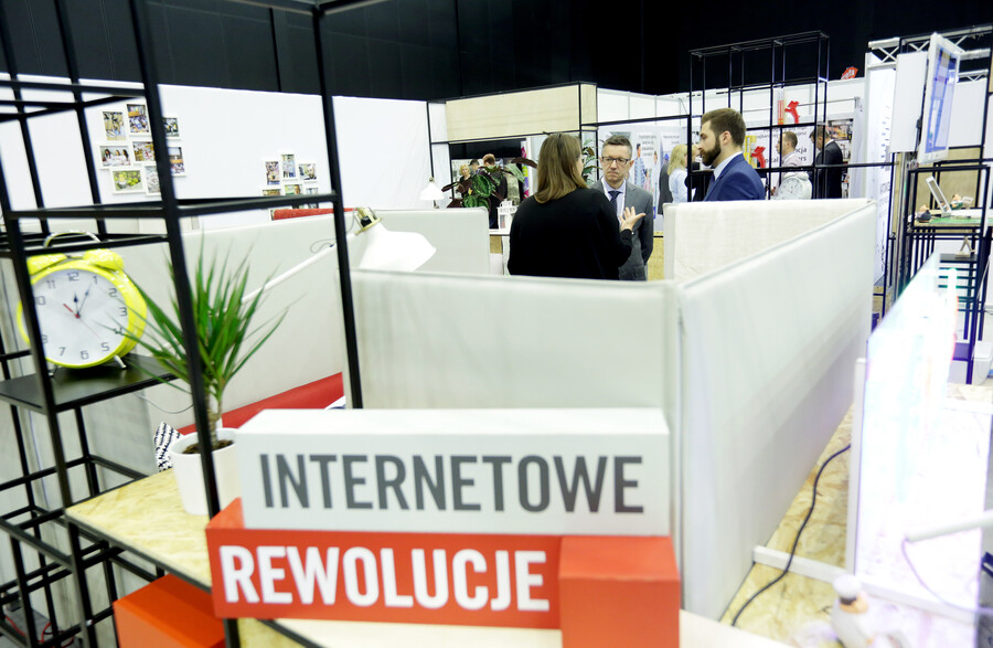 Studenci UE Katowice zwyciężają w Rankingu Uczelni Internetowych Rewolucji