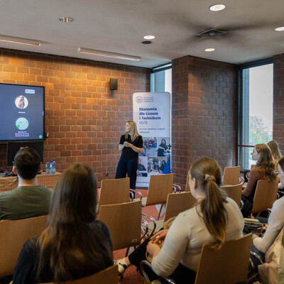 zdjęcie przedstawia szkolenie w ramach 51. Akademii Kariery