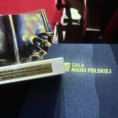 statuetka oraz dyplom