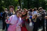 przebrani studenci w korowodzie otwierającym Juwenalia Śląskie