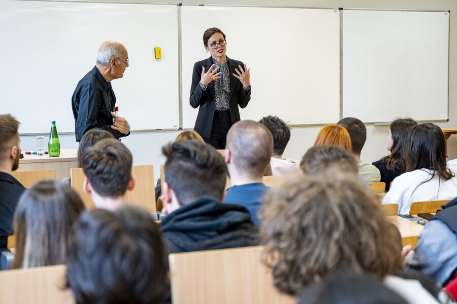 dr hab. Julia Włodarczyk, prof. UE z prof. Starkiem