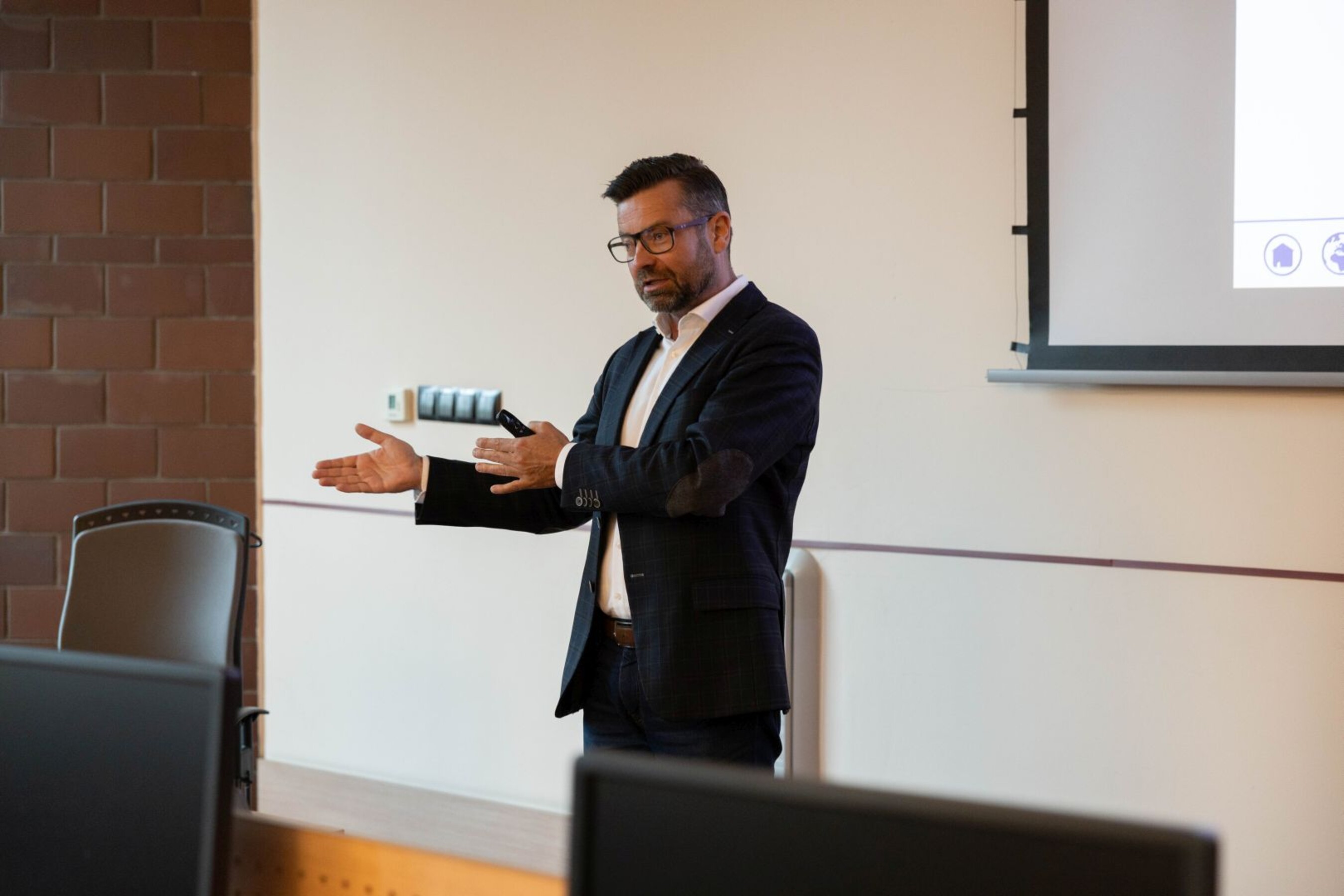 20 04 2026 Drive Digital Transformation in Your Company  8 