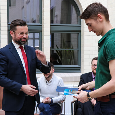 Wręczenie nagród w konkursie z okazji Światowego Dnia Praw Konsumenta [zdjęcie]