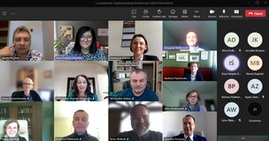 zrzut ekranu konferencji online, uczestnicy