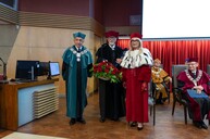 Dziekan, Profesor oraz JM Rektor