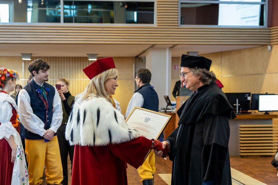zdjęcie wykonane podczas nadania tytułu profesora honorowego